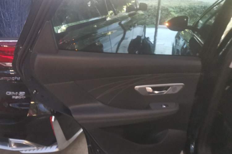 Used Dongfeng Aeolus Huge 2022 Mach Power 1.5T DareDrive Edition · Smart Left Rear Door Interior