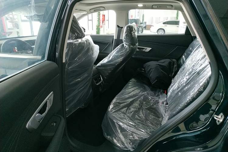 Used Dongfeng Aeolus Huge 2022 Mach Power 1.5T Dare-Enjoy Edition · Smart Left Rear Seat