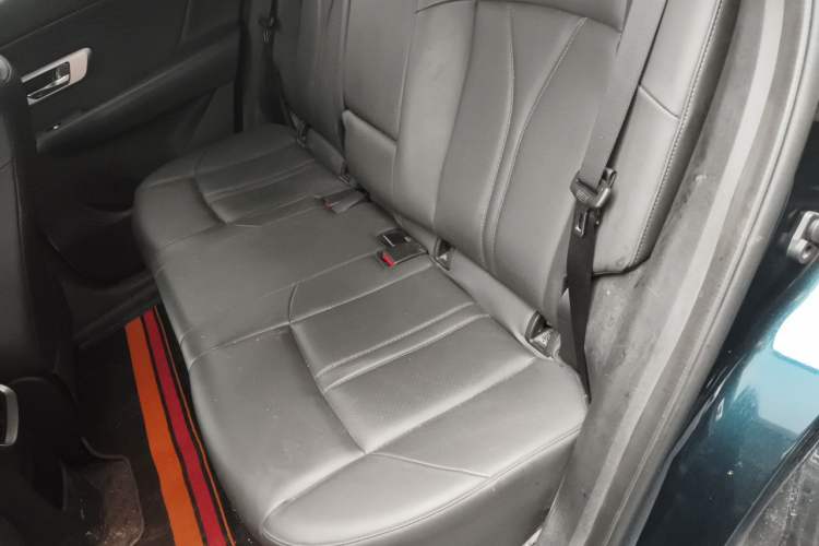 Used Dongfeng Aeolus Huge 2022 Mach Power 1.5T Dare-to-Drive Edition · Enjoyably悦 Left Rear Seat