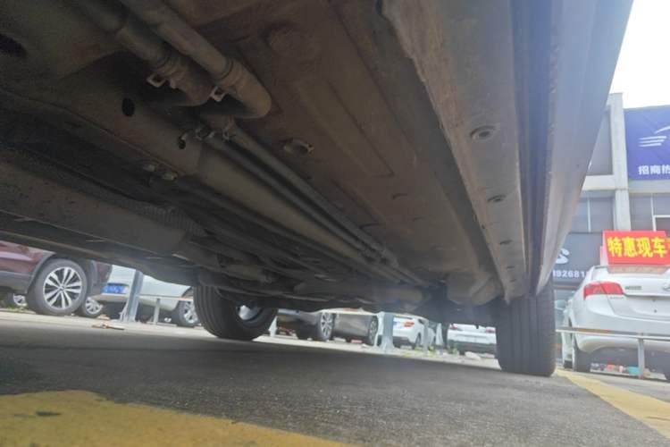 Used Dongfeng Aeolus Huge 2022 Mach Dual-Motor 1.5T MHD Dare-to-Dream Edition Left Side Sill