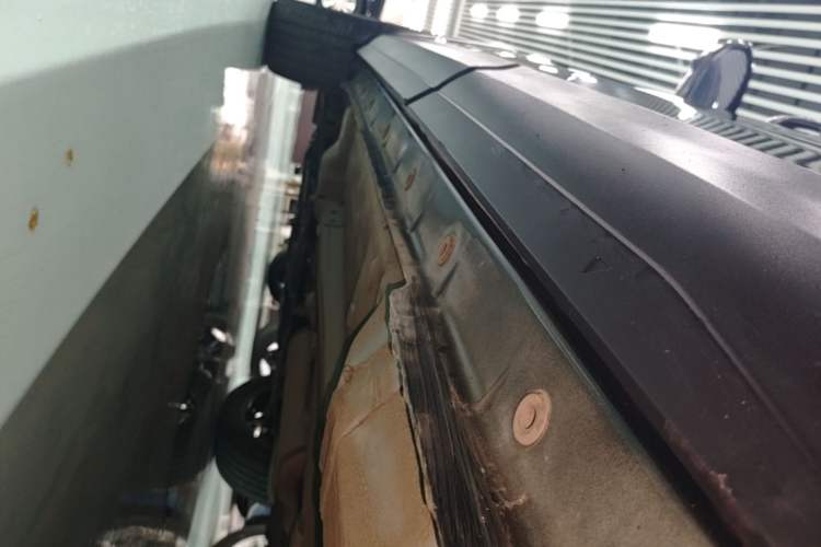 Used Dongfeng Aeolus Huge 2022 Mach Power 1.5T DareDrive Edition · Smart Left Side Sill