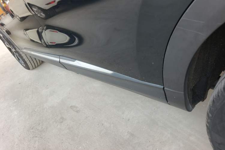 Used Dongfeng Aeolus Huge 2022 Mach Dual-Motor 1.5T MHD Dare-to-Dream Edition Left Side Sill