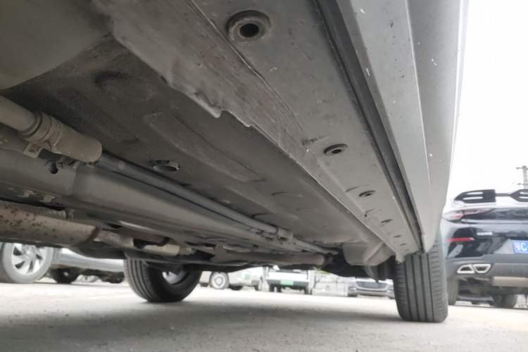 Used Dongfeng Aeolus Huge 2022 Mach Dual-Motor 1.5T MHD Dare-to-Dream Edition Left Side Sill