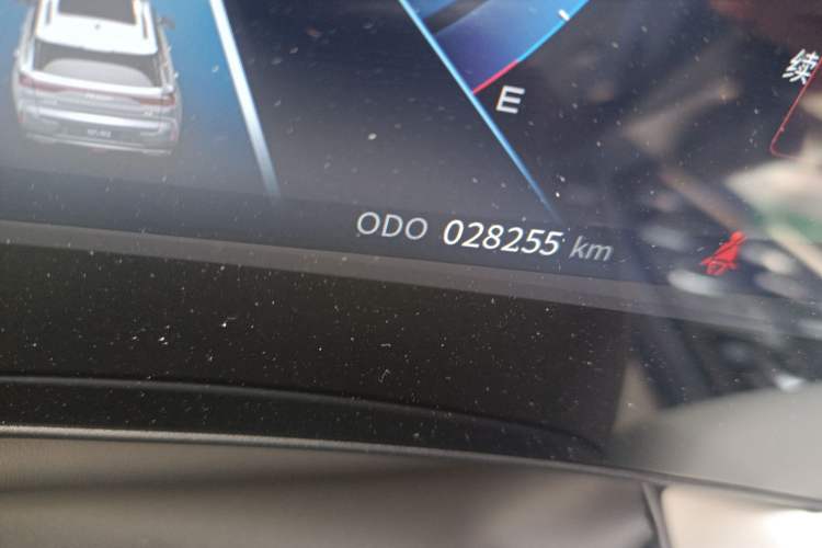 Used Dongfeng Aeolus Huge 2022 Mach Dual-Motor 1.5T MHD Dare-to-Dream Edition Odometer Close Up