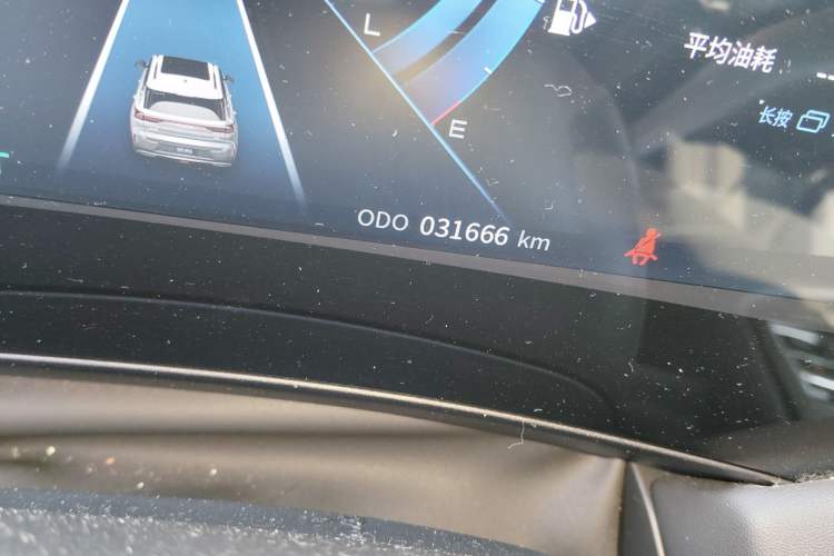 Used Dongfeng Aeolus Huge 2022 Mach Dual-Motor 1.5T MHD Dare-to-Dream Edition Odometer Close Up