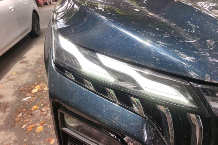 Used Dongfeng Aeolus Huge 2022 Mach Dual-Motor 1.5T MHD Dare-to-Innovate Edition Right Front Headlight