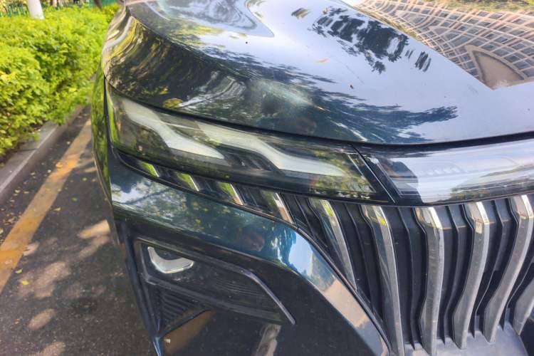 Used Dongfeng Aeolus Huge 2022 Mach Power 1.5T Dare-Enjoy Edition · Smart Right Front Headlight