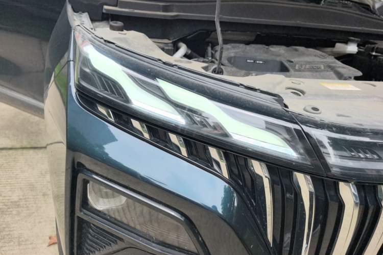 Used Dongfeng Aeolus Huge 2022 Mach Power 1.5T DareDrive Edition · Smart Right Front Headlight