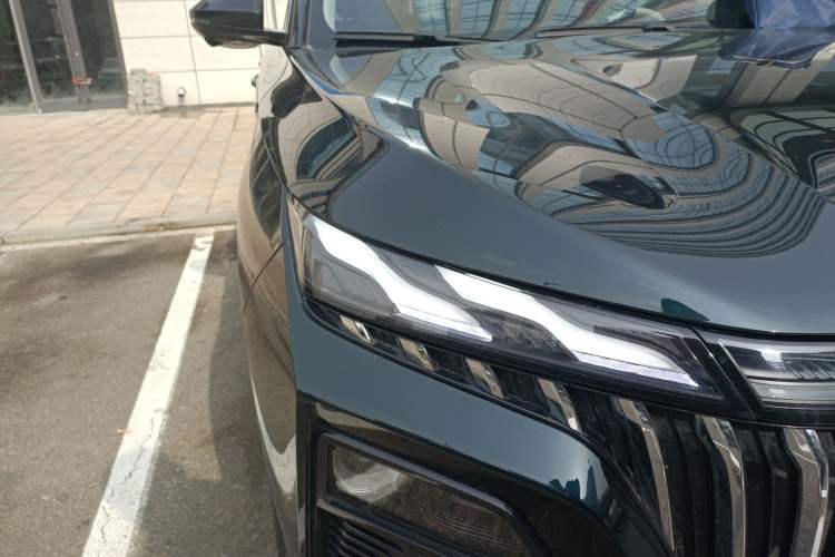 Used Dongfeng Aeolus Huge 2022 Mach Dual-Motor 1.5T MHD Dare-to-Dream Edition Right Front Headlight