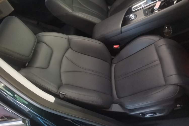 Used Dongfeng Aeolus Huge 2022 Mach Power 1.5T DareDrive Edition · Smart Right Front Seat