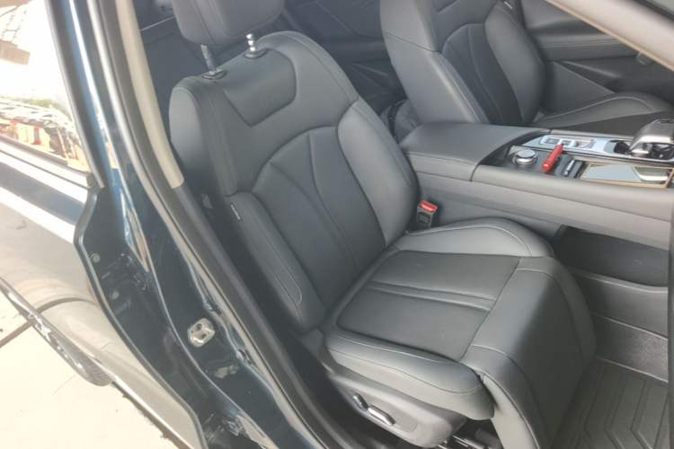 Used Dongfeng Aeolus Huge 2022 Mach Dual-Motor 1.5T MHD Dare-to-Dream Edition Right Front Seat