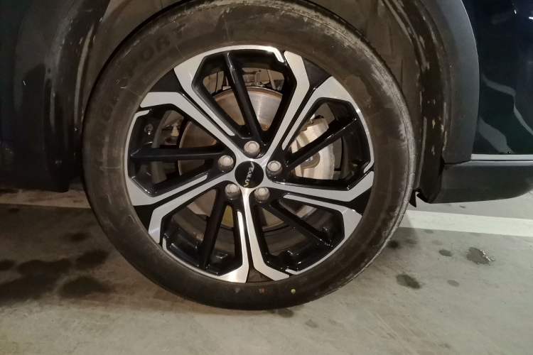 Used Dongfeng Aeolus Huge 2022 Mach Power 1.5T DareDrive Edition · Smart Right Front Wheel Hub