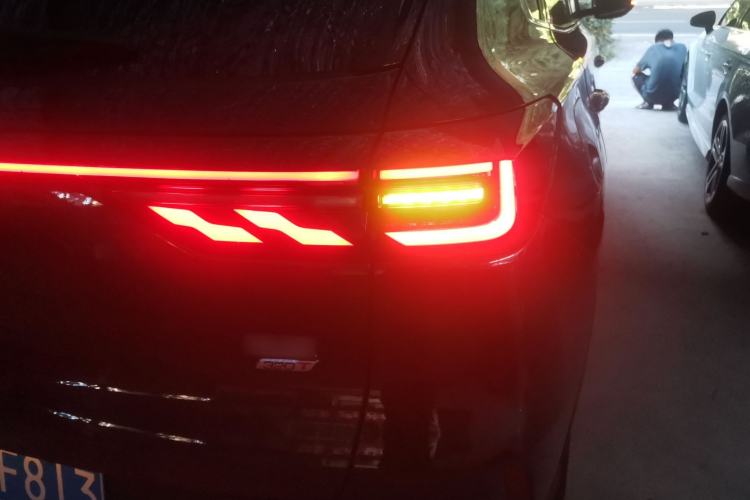 Used Dongfeng Aeolus Huge 2022 Mach Power 1.5T DareDrive Edition · Smart Right Rear Taillight