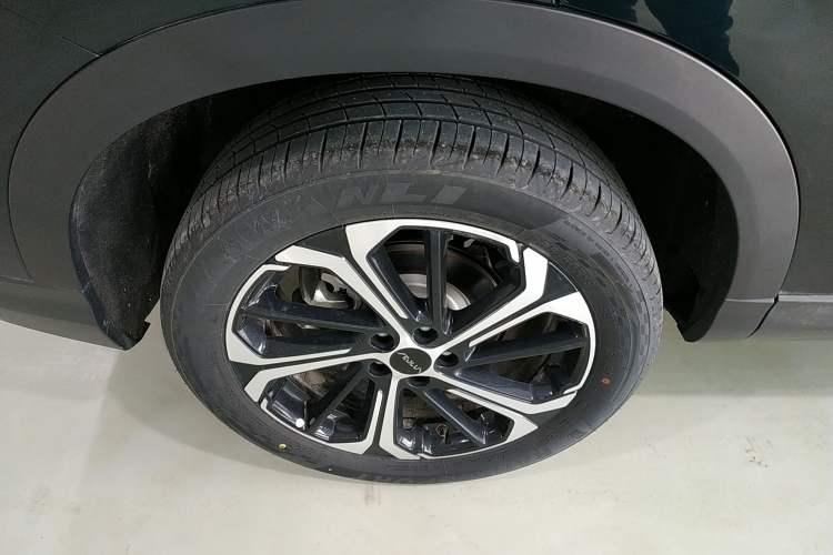 Used Dongfeng Aeolus Huge 2022 Mach Power 1.5T Dare-Enjoy Edition · Smart Right Rear Wheel Hub