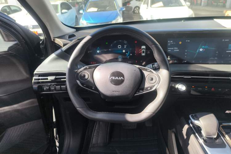 Used Dongfeng Aeolus Huge 2022 Mach Dual-Motor 1.5T MHD Dare-to-Dream Edition Steering Wheel