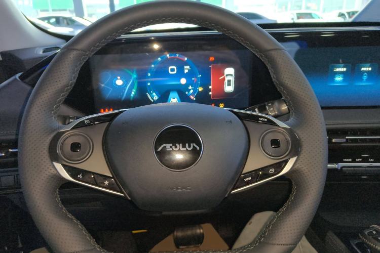 Used Dongfeng Aeolus Huge 2022 Mach Power 1.5T DareDrive Edition · Smart Steering Wheel