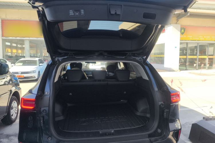 Used Dongfeng Aeolus Huge 2022 Mach Dual-Motor 1.5T MHD Dare-to-Dream Edition Trunk