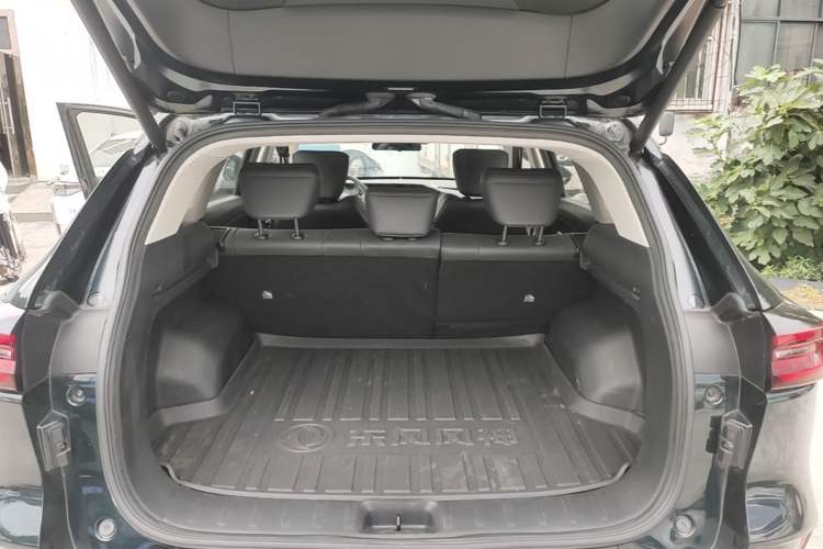 Used Dongfeng Aeolus Huge 2022 Mach Dual-Motor 1.5T MHD Dare-to-Dream Edition Trunk