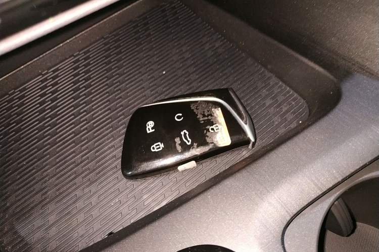 Used Dongfeng Aeolus Huge 2022 Mach Power 1.5T Dare-Enjoy Edition · Smart Vehicle Key