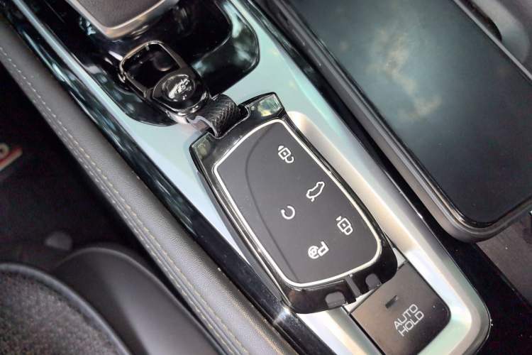 Used Dongfeng Aeolus Huge 2022 Mach Dual-Motor 1.5T MHD Dare-to-Dream Edition Vehicle Key