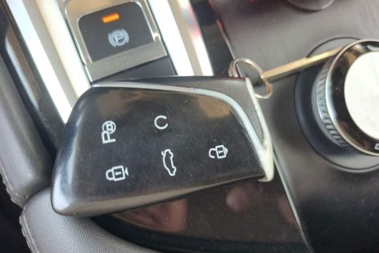Used Dongfeng Aeolus Huge 2022 Mach Dual-Motor 1.5T MHD Dare-to-Dream Edition Vehicle Key