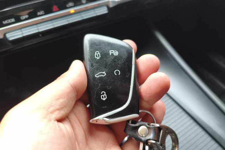 Used Dongfeng Aeolus Huge 2022 Mach Power 1.5T Dare-to-Drive Edition · Enjoyably悦 Vehicle Key