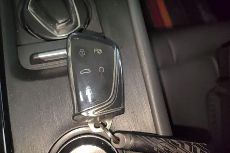 Used Dongfeng Aeolus Huge 2022 Mach Power 1.5T DareDrive Edition · Smart Vehicle Key