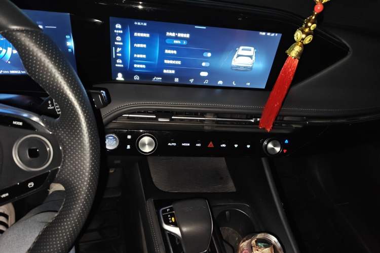 Used Dongfeng Aeolus Huge 2022 Mach Dual-Motor 1.5T MHD Dare-to-Dream Edition Audio And AC Panel