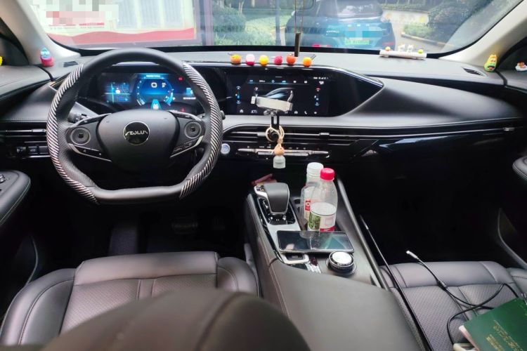 Used Dongfeng Aeolus Huge 2022 Mach Power 1.5T Dare-to-Drive Edition · Enjoyably悦 Center Console