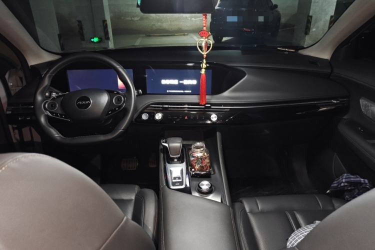 Used Dongfeng Aeolus Huge 2022 Mach Dual-Motor 1.5T MHD Dare-to-Dream Edition Center Console