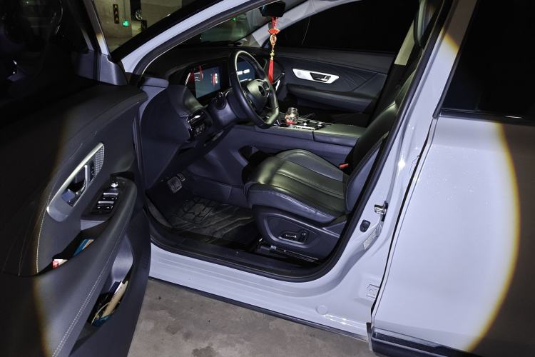Used Dongfeng Aeolus Huge 2022 Mach Dual-Motor 1.5T MHD Dare-to-Dream Edition Driver Seat