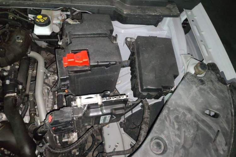 Used Dongfeng Aeolus Huge 2022 Mach Power 1.5T Dare-to-Love Edition Engine Bay Left
