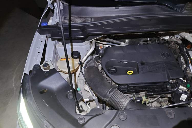 Used Dongfeng Aeolus Huge 2022 Mach Dual-Motor 1.5T MHD Dare-to-Dream Edition Engine Bay Right
