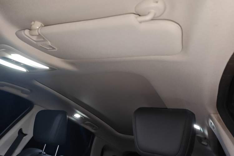 Used Dongfeng Aeolus Huge 2022 Mach Dual-Motor 1.5T MHD Dare-to-Dream Edition Headliner