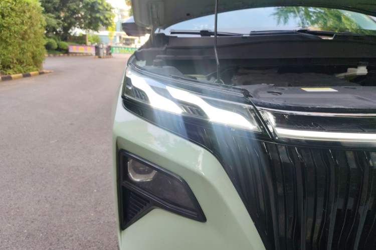 Used Dongfeng Aeolus Huge 2022 Mach Power 1.5T Dare-to-Drive Edition · Enjoyably悦 Right Front Headlight