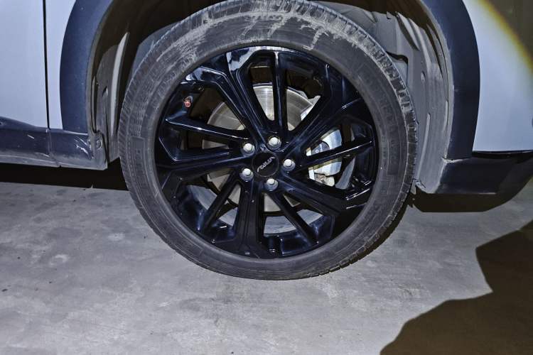 Used Dongfeng Aeolus Huge 2022 Mach Dual-Motor 1.5T MHD Dare-to-Dream Edition Right Front Wheel Hub