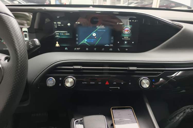 Used Dongfeng Aeolus Huge 2022 Mach Dual-Motor 1.5T MHD Dare-to-Dream Edition Audio And AC Panel