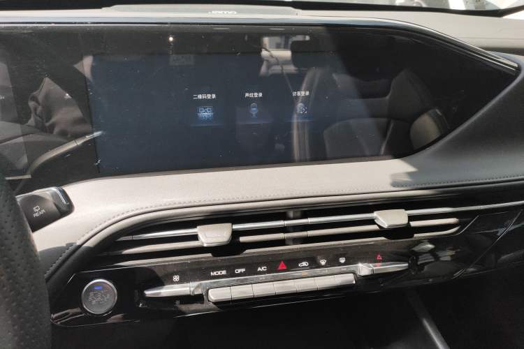 Used Dongfeng Aeolus Huge 2022 Mach Power 1.5T Dare-to-Drive Edition · Enjoyably悦 Audio And AC Panel
