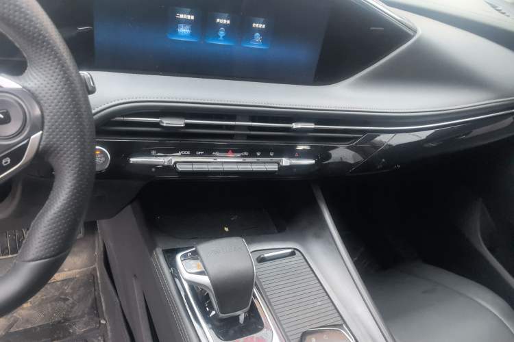 Used Dongfeng Aeolus Huge 2022 Mach Power 1.5T Dare-to-Drive Edition · Enjoyably悦 Audio And AC Panel