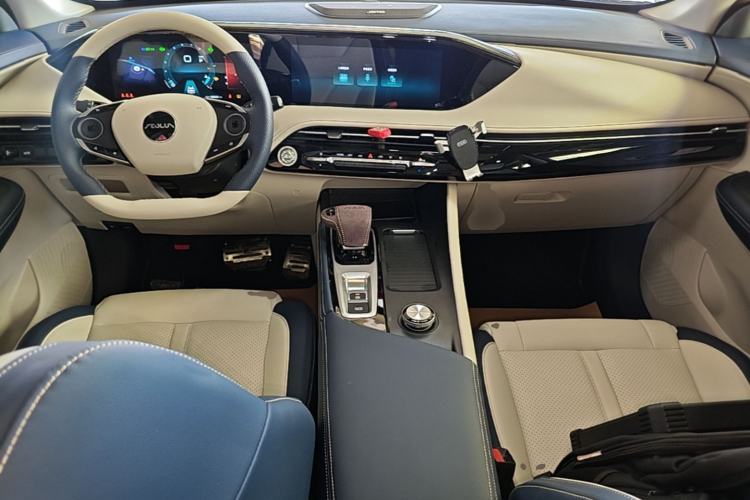 Used Dongfeng Aeolus Huge 2022 Mach Power 1.5T Dare-to-Drive Edition · Enjoyably悦 Center Console