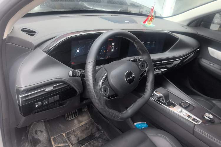 Used Dongfeng Aeolus Huge 2022 Mach Power 1.5T Dare-to-Drive Edition · Enjoyably悦 Center Console