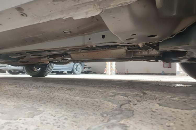 Used Dongfeng Aeolus Huge 2022 Mach Dual-Motor 1.5T MHD Dare-to-Dream Edition Chassis Front Right