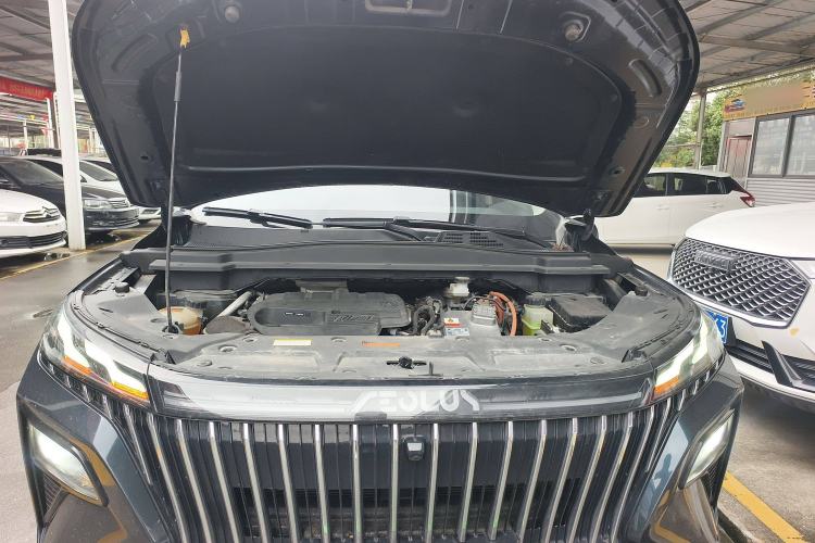 Used Dongfeng Aeolus Huge 2022 Mach Dual-Motor 1.5T MHD Dare-to-Dream Edition Engine Bay