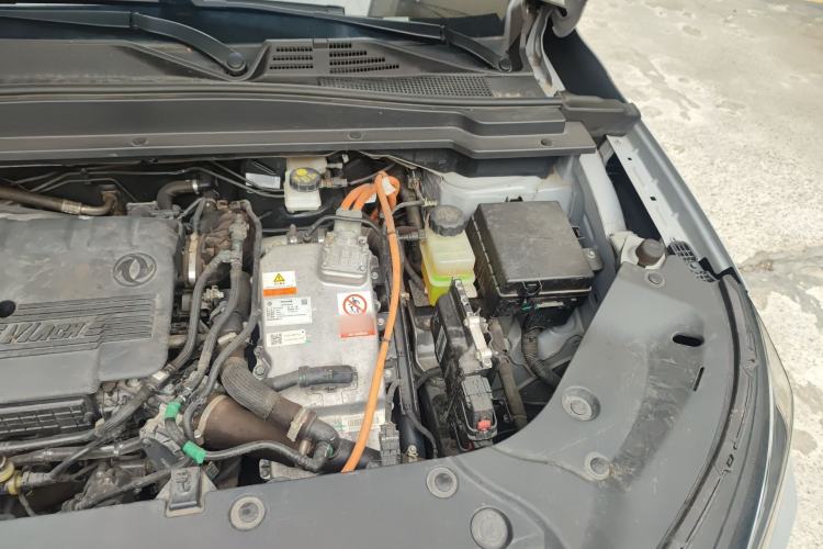 Used Dongfeng Aeolus Huge 2022 Mach Dual-Motor 1.5T MHD Dare-to-Dream Edition Engine Bay Left
