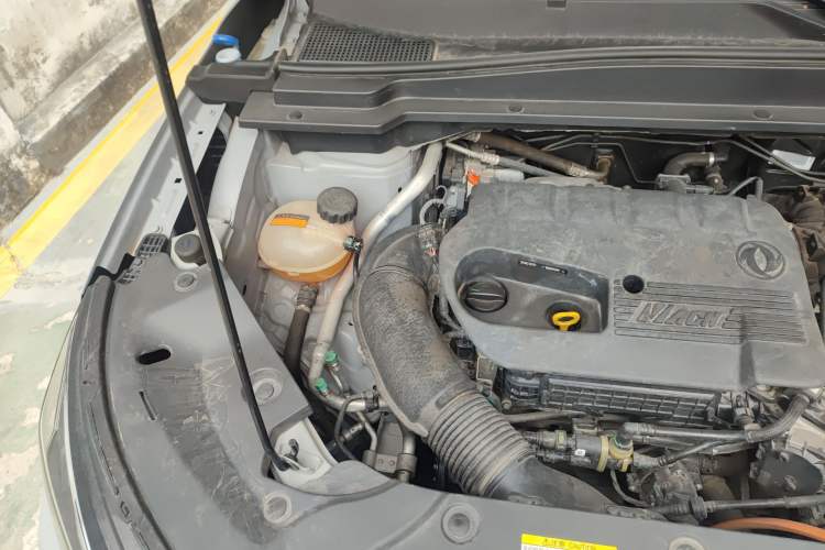 Used Dongfeng Aeolus Huge 2022 Mach Dual-Motor 1.5T MHD Dare-to-Dream Edition Engine Bay Right