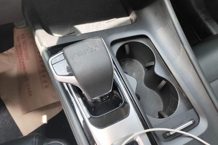 Used Dongfeng Aeolus Huge 2022 Mach Power 1.5T Dare-to-Drive Edition · Enjoyably悦 Gear Lever