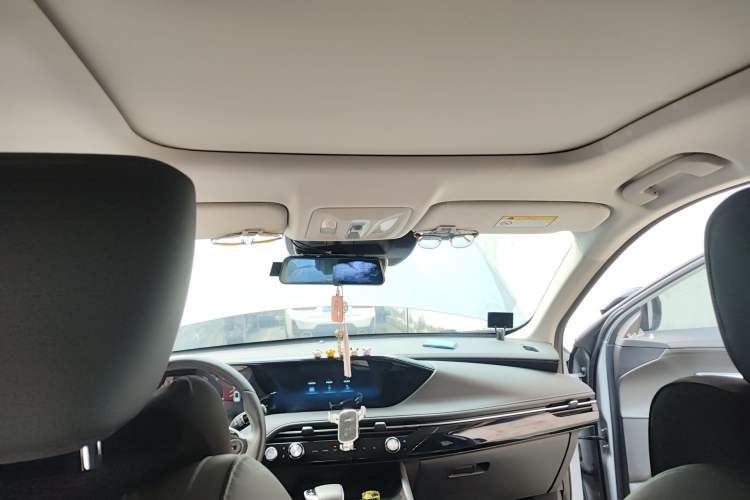 Used Dongfeng Aeolus Huge 2022 Mach Dual-Motor 1.5T MHD Dare-to-Dream Edition Headliner