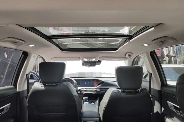 Used Dongfeng Aeolus Huge 2022 Mach Power 1.5T Dare-to-Drive Edition · Enjoyably悦 Headliner