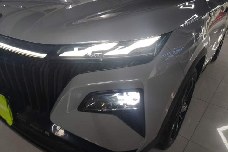 Used Dongfeng Aeolus Huge 2022 Mach Dual-Motor 1.5T MHD Dare-to-Dream Edition Left Front Headlight