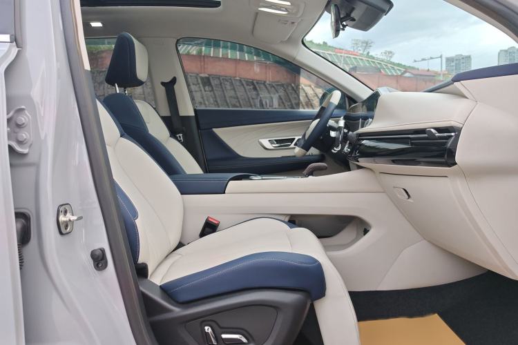 Used Dongfeng Aeolus Huge 2022 Mach Power 1.5T Dare-to-Drive Edition · Enjoyably悦 Right Front Seat
